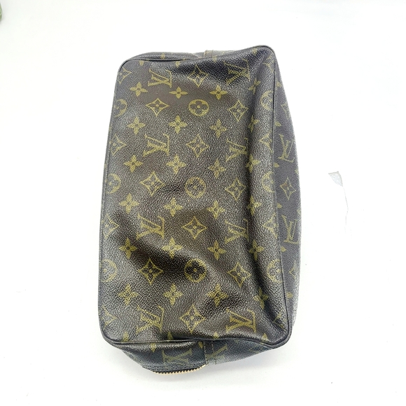 Louis Vuitton Cosmetic Bag - Picture 6 of 10